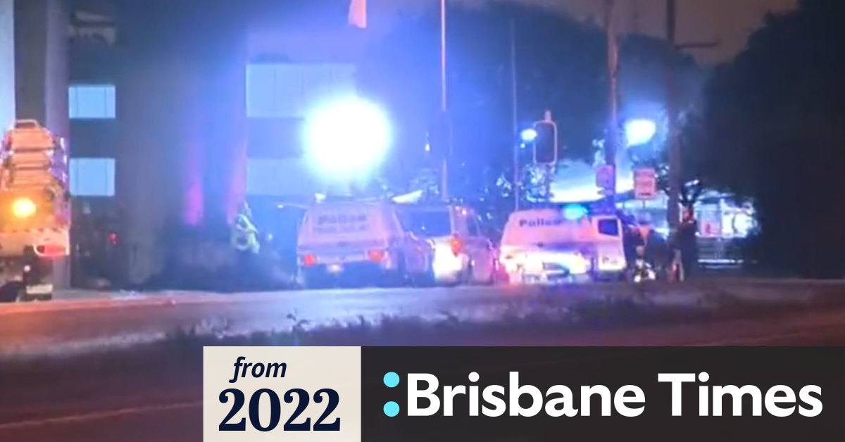 Man dies after car catches fire on Kingsford Smith Drive